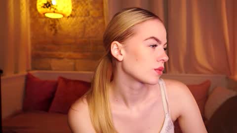 Snapshot of snowbarbieee chatting on September 2025 08:41:01 AM Hanna online show from September 2025 08:41:01 AM