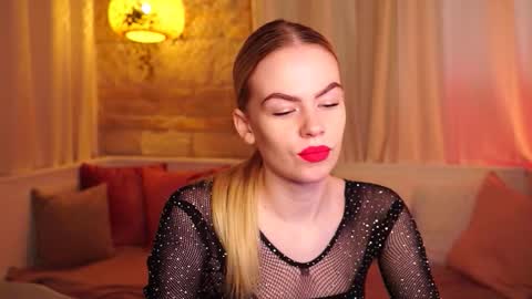Snapshot of snowbarbieee chatting on October 2025 07:50:02 AM Hanna online show from October 2025 07:50:02 AM