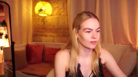 Snapshot of snowbarbieee chatting on October 2025 09:28:02 AM Hanna online show from October 2025 09:28:02 AM