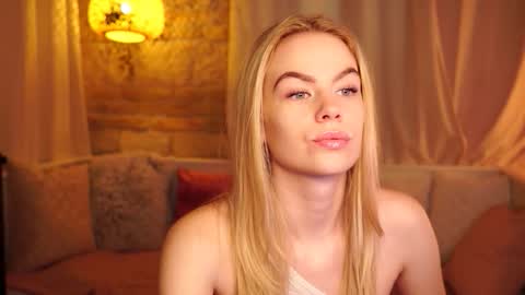 Snapshot of snowbarbieee chatting on October 2025 08:36:02 AM Hanna online show from October 2025 08:36:02 AM