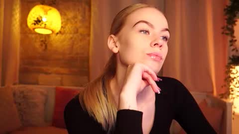 Snapshot of snowbarbieee chatting on October 2025 08:26:02 AM Hanna online show from October 2025 08:26:02 AM