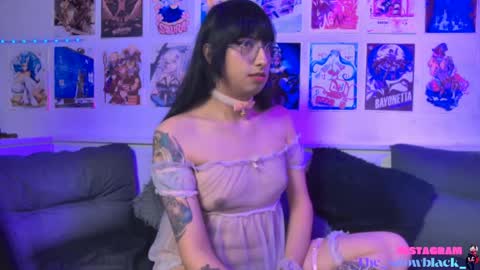 Snapshot of snowblack_ chatting on May 2026 04:01:01 PM Snow and Bubble online show from May 2026 04:01:01 PM
