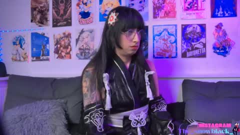 Snapshot of snowblack_ chatting on May 2026 04:45:01 PM Snow and Bubble online show from May 2026 04:45:01 PM