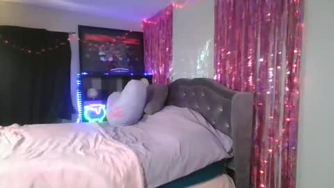 Snowie Rose online show from April 2026 12:11:02 AM