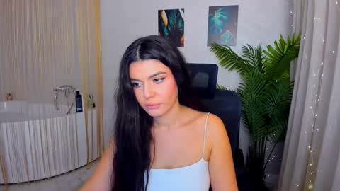 Snapshot of snowingwinter chatting on March 2025 07:26:02 PM snowingwinter online show from March 2025 07:26:02 PM