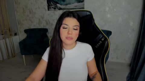 Snapshot of snowingwinter chatting on October 2025 07:36:02 PM snowingwinter online show from October 2025 07:36:02 PM