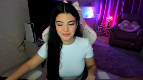 Snapshot of snowingwinter chatting on October 2025 07:47:02 PM snowingwinter online show from October 2025 07:47:02 PM