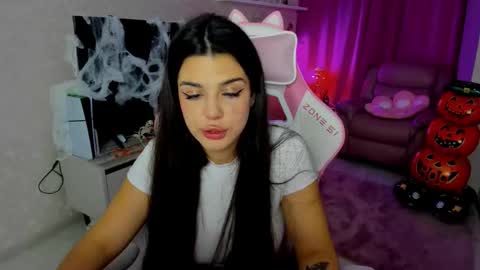 Snapshot of snowingwinter chatting on November 2025 07:16:01 PM snowingwinter online show from November 2025 07:16:01 PM