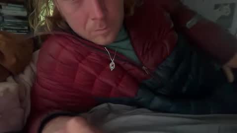 snowtrooper888 online show from November 2025 08:08:02 PM