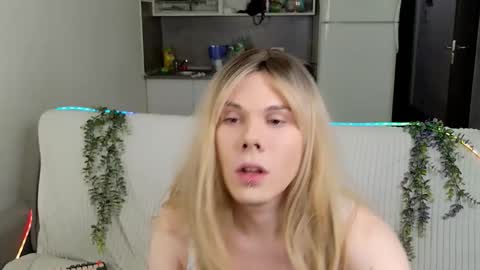 Snowwgirlls online show from February 2026 10:11:02 PM