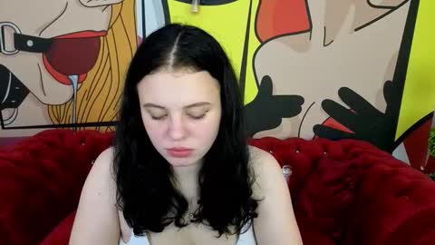 snowwhite_bella online show from November 2025 01:54:02 PM