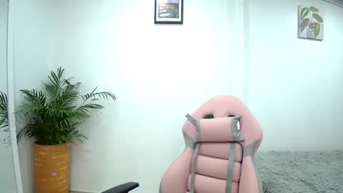 Snapshot of soffi_rousel_ chatting on February 2025 11:37:02 PM soffi_rousel_ online show from February 2025 11:37:02 PM