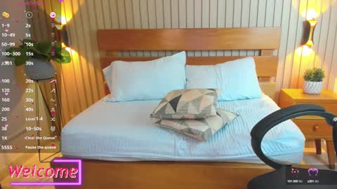 Help me achieve 100 thumbs up  online show from December 2024 09:07:02 AM