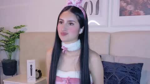 Snapshot of soffy_hilltom chatting on February 2026 11:44:01 AM Soffy online show from February 2026 11:44:01 AM