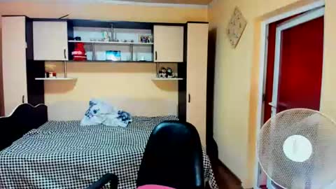 Snapshot of soffy_skye chatting on July 2026 05:44:02 AM Soffy online show from July 2026 05:44:02 AM