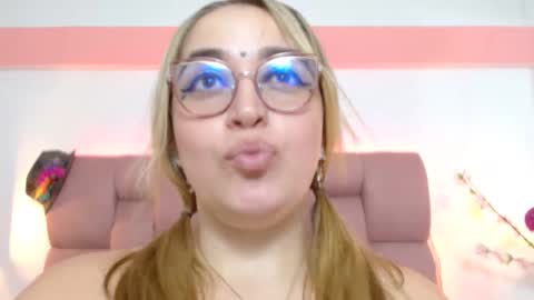Snapshot of soffybrown chatting on February 2025 01:25:02 AM SoffyBrown online show from February 2025 01:25:02 AM
