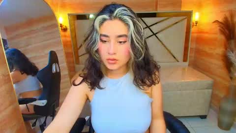 sofi_r_ online show from December 2025 07:55:01 PM