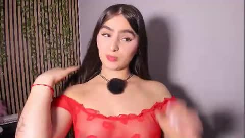 Snapshot of sofia44 chatting on July 2026 07:05:02 PM Skarlett online show from July 2026 07:05:02 PM
