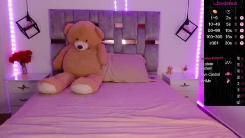 Snapshot of sofia_burman chatting on November 2025 10:32:01 PM Sofi online show from November 2025 10:32:01 PM