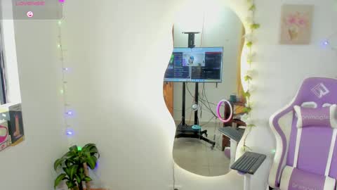 sofia online show from September 2025 06:20:01 PM