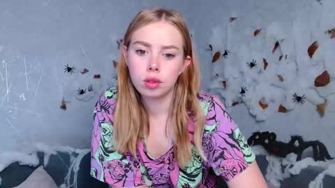 Sofia here online show from October 2025 12:33:02 AM