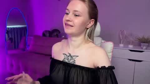 Snapshot of sofia_kenwood_ chatting on June 2026 04:04:02 AM Sofia online show from June 2026 04:04:02 AM