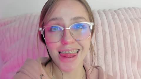     online show from February 2025 04:04:01 AM