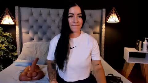 Snapshot of sofia_riveraa chatting on November 2025 08:08:02 PM SOFIA online show from November 2025 08:08:02 PM