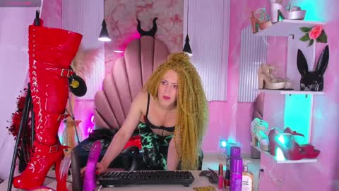 Snapshot of sofia_rosii chatting on December 2024 02:22:02 PM Sofia online show from December 2024 02:22:02 PM