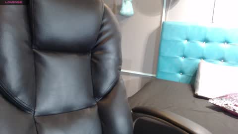 Sofa online show from January 2025 11:15:02 AM