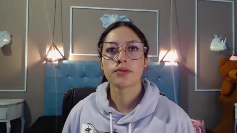 Sofa online show from November 2025 11:03:01 AM