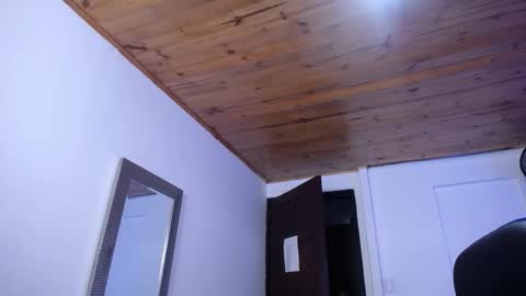 Sofia online show from November 2025 12:38:01 PM