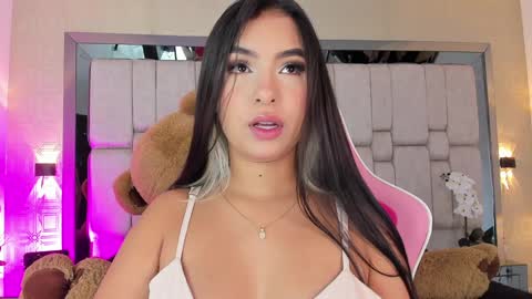 Sofia  online show from February 2025 11:32:01 AM