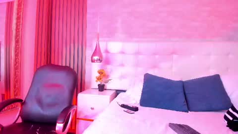 sofiathoompson online show from June 2026 08:44:01 PM