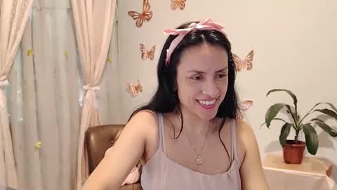 Sofi Bella online show from October 2025 03:35:02 PM
