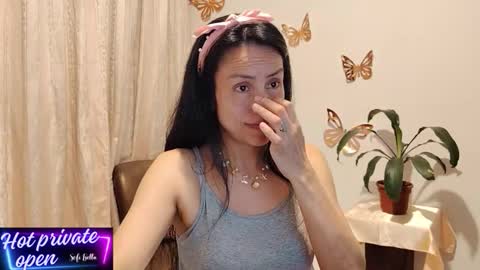 Sofi Bella online show from November 2025 08:19:02 PM