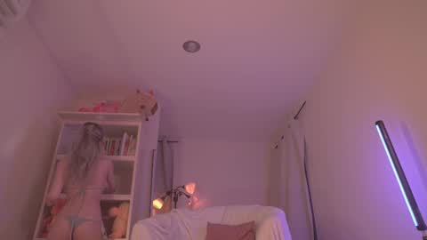 Sofi  online show from February 2025 10:37:02 PM