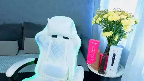 Sofie  Evans online show from July 2026 03:00:02 AM