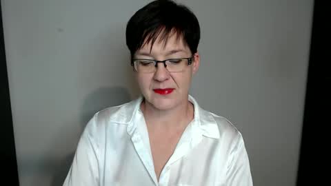 Snapshot of sofie_velvet chatting on December 2024 04:31:01 PM Sofie Velvet online show from December 2024 04:31:01 PM
