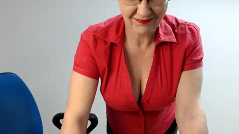 Snapshot of sofie_velvet chatting on December 2024 03:00:01 PM Sofie Velvet online show from December 2024 03:00:01 PM