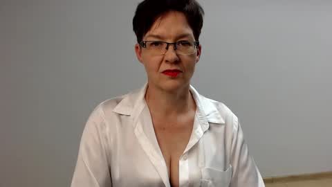 Snapshot of sofie_velvet chatting on January 2025 05:37:01 PM Sofie Velvet online show from January 2025 05:37:01 PM