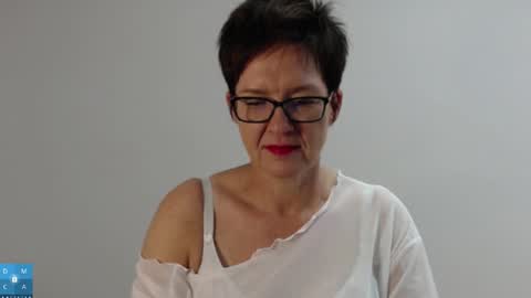 Snapshot of sofie_velvet chatting on September 2025 04:20:01 PM Sofie Velvet online show from September 2025 04:20:01 PM