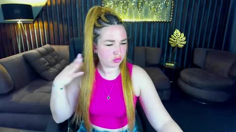 sofii_darling online show from April 2026 05:14:02 PM