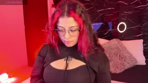 Sofia online show from November 2025 12:02:02 PM