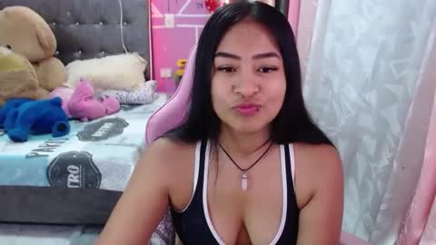 Snapshot of sofiiadreams chatting on December 2024 02:03:02 PM sofia Dreams online show from December 2024 02:03:02 PM