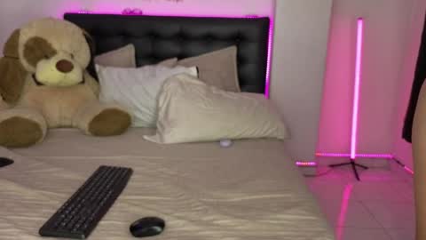   online show from April 2026 09:29:02 PM