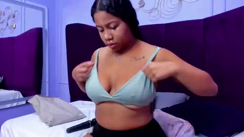 sofiifox online show from February 2025 11:47:02 AM