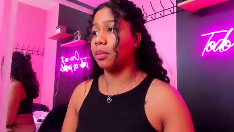 sofiifox online show from March 2025 06:52:01 PM