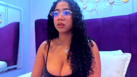 sofiifox online show from October 2025 12:58:01 PM