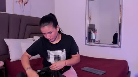 Snapshot of sofiperez_ chatting on October 2025 11:24:01 AM online show from October 2025 11:24:01 AM